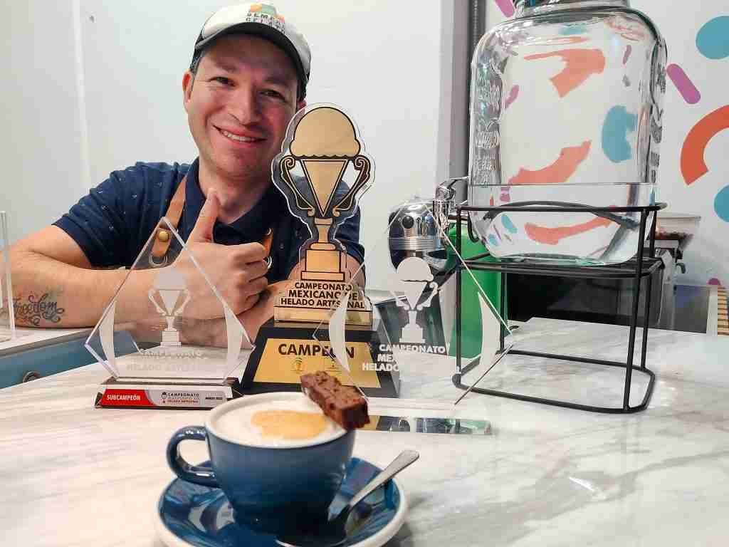 Alejandro Cuallo y affogato en sempre gelato