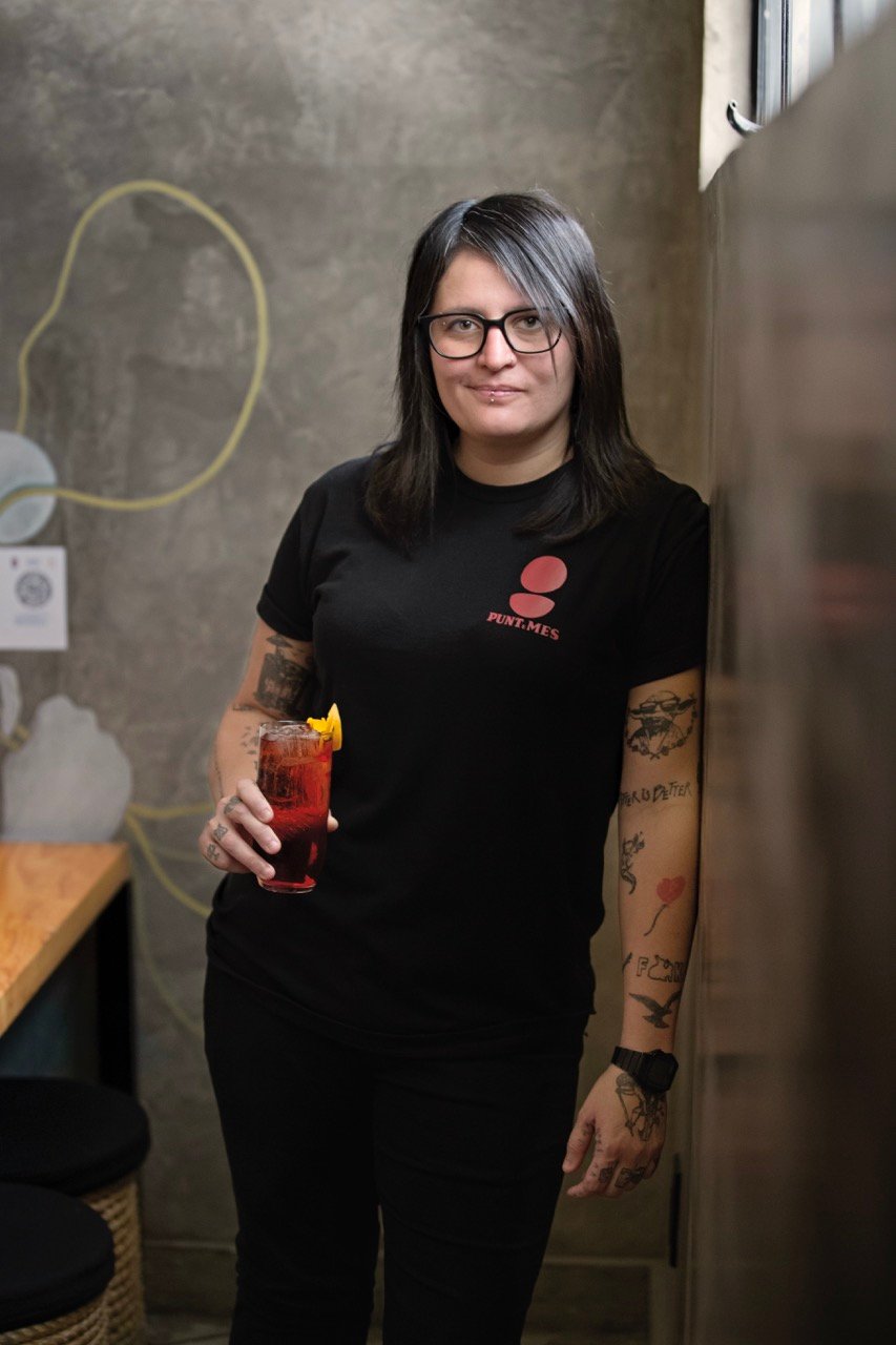 Claudia Cabrera. Bartender. Mujeres en la industria de bebidas