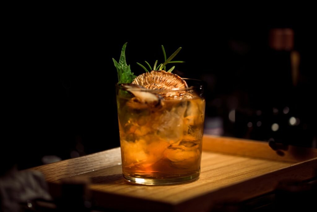 Coctel con bourbon