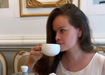 Mirell Riviello, sommelier de té, vino y catadora de aceite de oliva