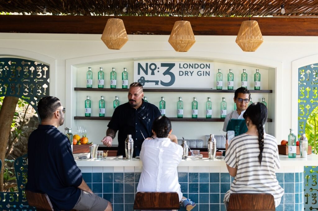 Pop up bar No. 3 London Dry Gin One&Only Mandarina Hotel