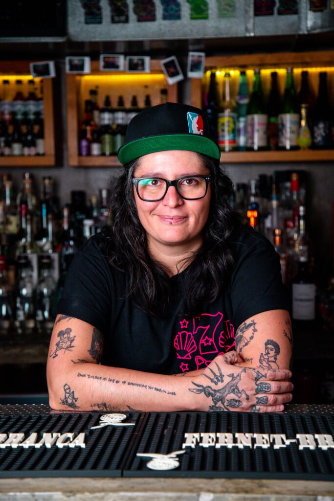 Claudia Cabrera. La bartender que rompe paradigmas