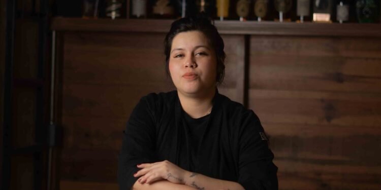 Pamela Martínez. Bartender
